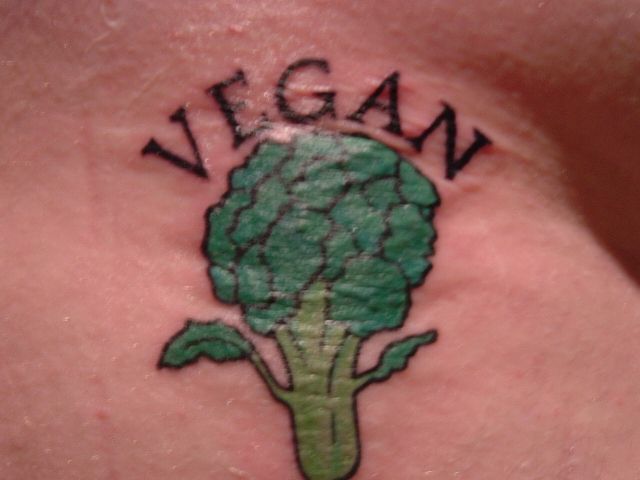 12 Περίεργα tattoo για χορτοφάγους aggouria.net (11)