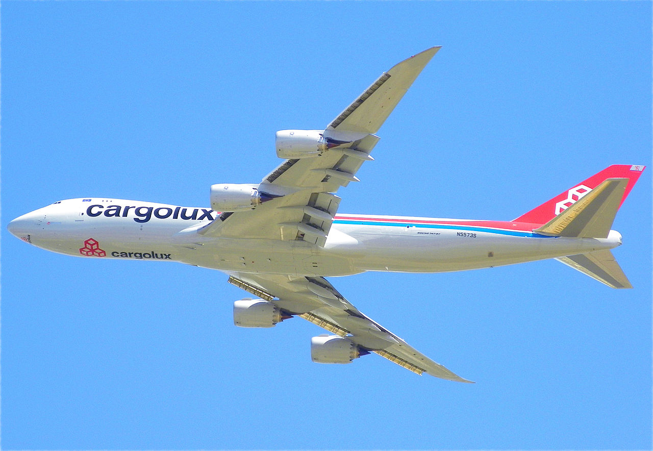 1280px-Cargolux_747-8F_N5573S_over_Fresno