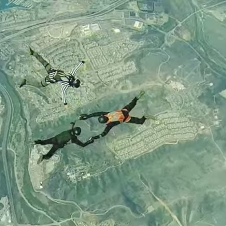 Full Contact Skydiving: Παίζουν ξύλο κάνοντας ελεύθερη πτώση (βίντεο)