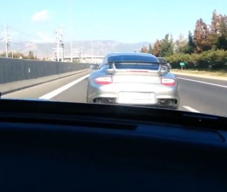 VIDEO: Lada Vs Porsche 911 GT2 RS, Σημειώσατε Άσσο!!!