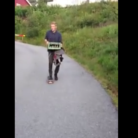 Γιατί είναι κακή ιδέα να κάνεις skateboard με μπύρες στα χέρια(βίντεο)