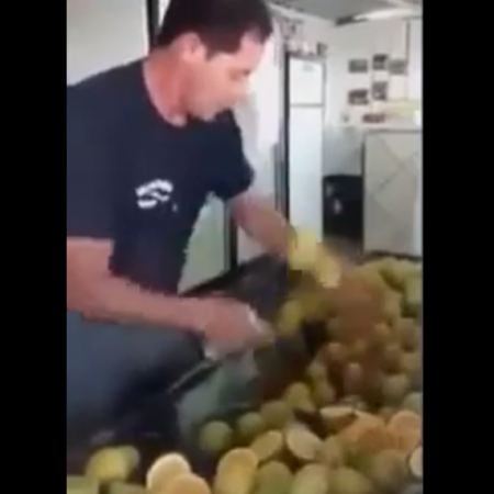 Το πιο γρήγορο κόψιμο λεμονιού (βίντεο)