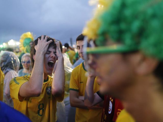 Οι αντιδράσεις των οπαδών της Βραζιλίας.. (1)