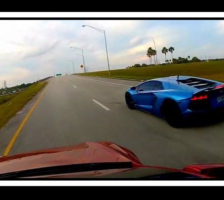 Video: Tesla S Vs Lamborghini Aventador!
