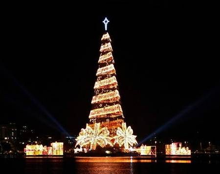 Τα 10 πιο εντυπωσιακά Χριστουγεννιάτικα δέντρα του κόσμου!