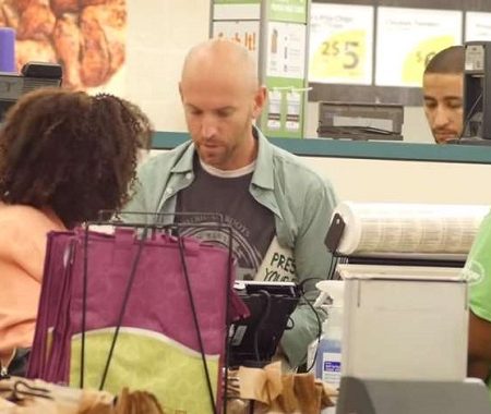 VIDEO: Άντρας πήγε στο Super Market και δείτε τι έκανε…