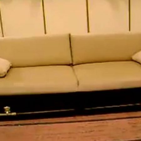 Δεν μπορείτε να φανταστείτε τι “γίνεται” αυτός ο καναπές!