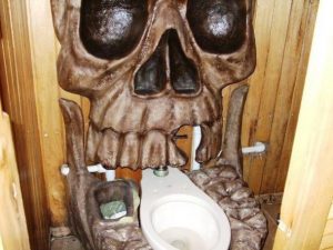 nekrokefali toilet